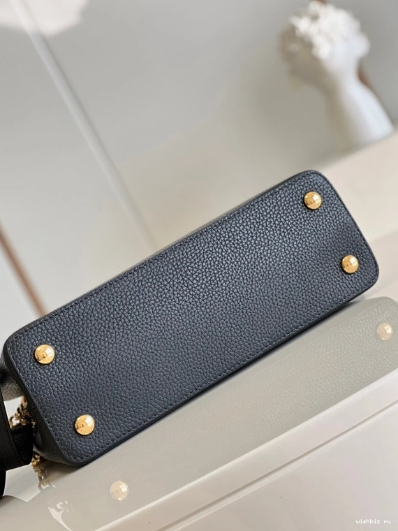 WIS LOUIS CAPUCINES MM VUITTON 0826